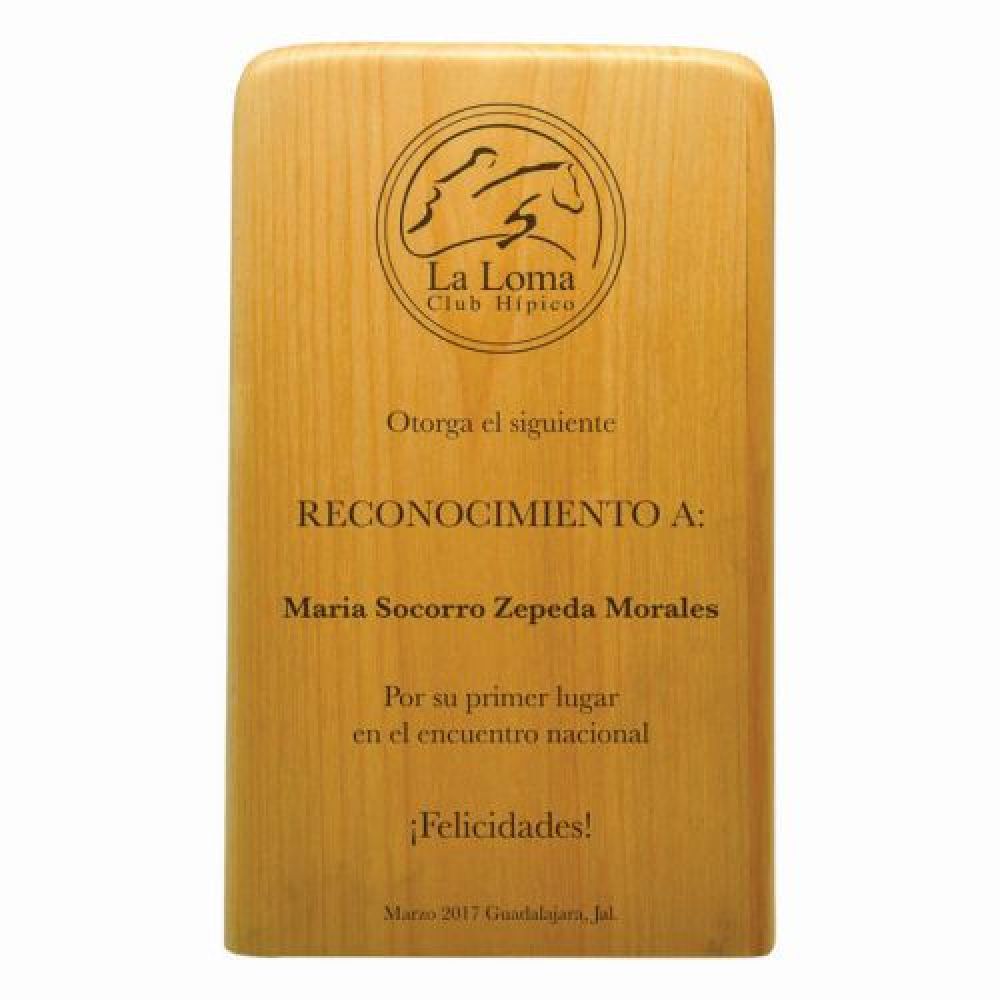 RECONOCIMIENTO DE MADERA MACISO COLOR MAPLE GRABADO EN LASER MEDIDA  13.4 x 20.5 x 8.7 cm. imagen